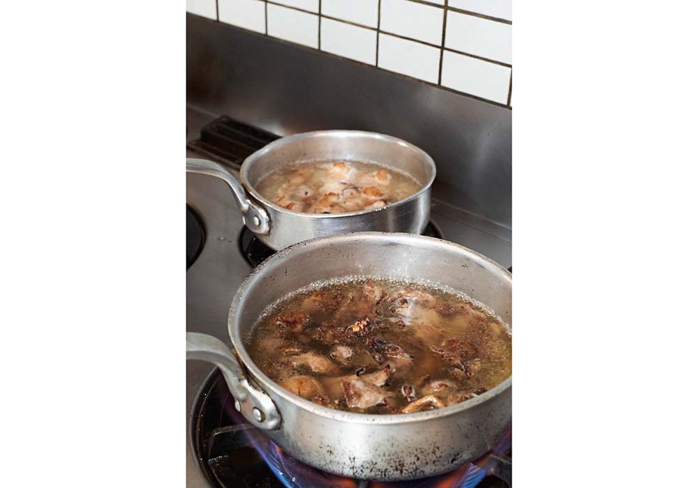 部位に分けて煮る