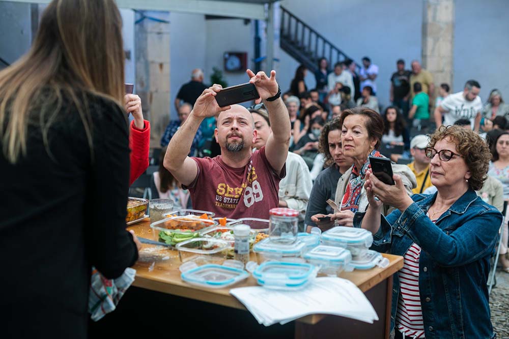 （写真）市では年に一度、5月にグルテンフリー学会を開催し知見を高める。国内各地から参加者がやってくるようになった。