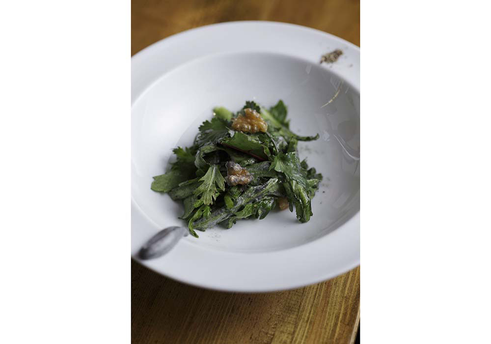 黒ゴマペーストをマヨネーズと１:３ の比率で加えて、ヘラで混ぜる