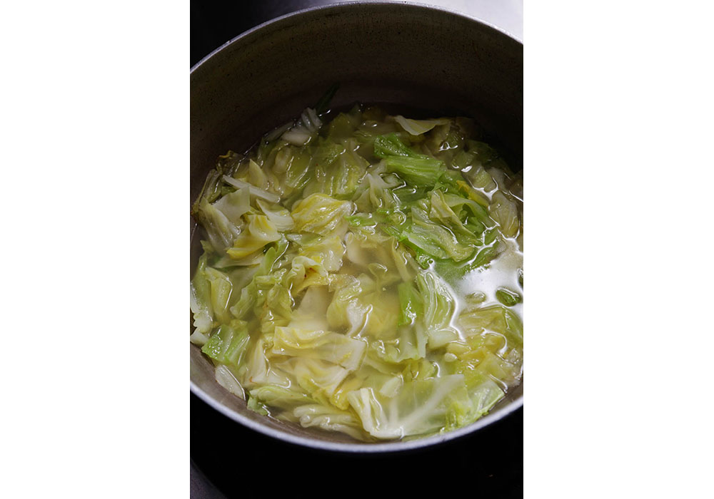 アサリだしで炊く