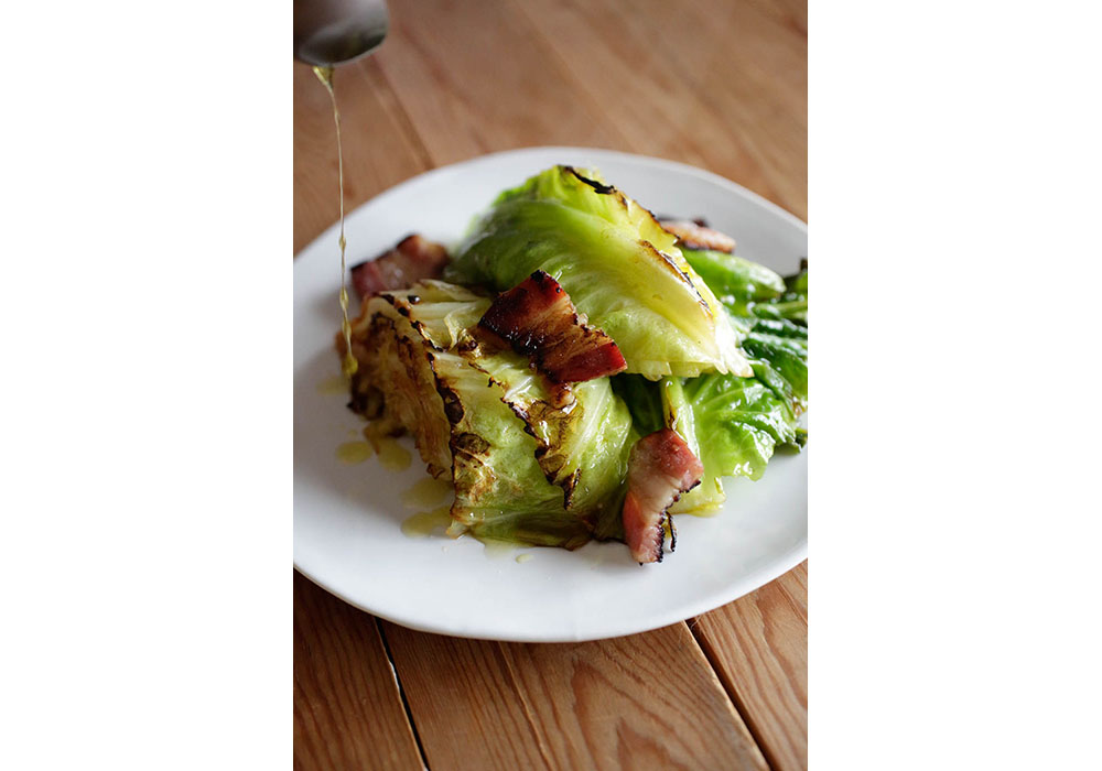 キャベツの蒸し焼き