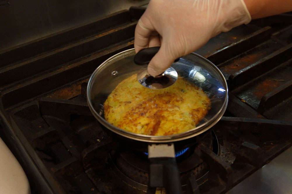 蓋をして蒸し焼き