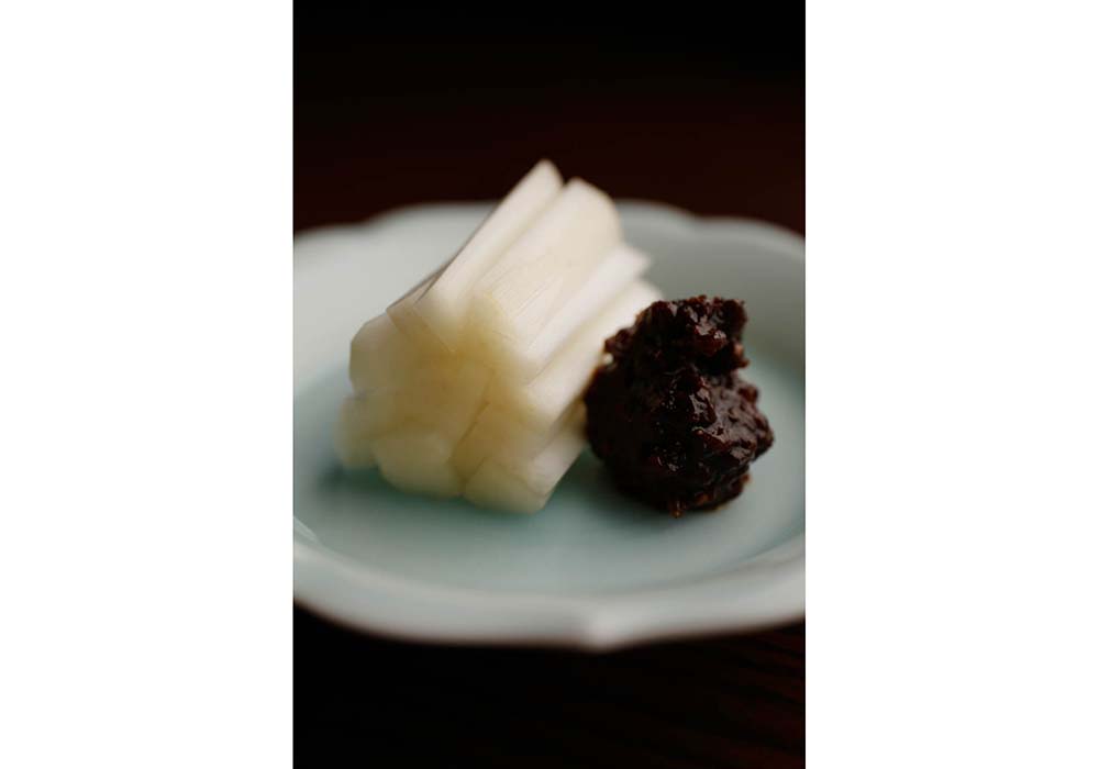 ●根元を使って・・・①山うどもろ味噌添え