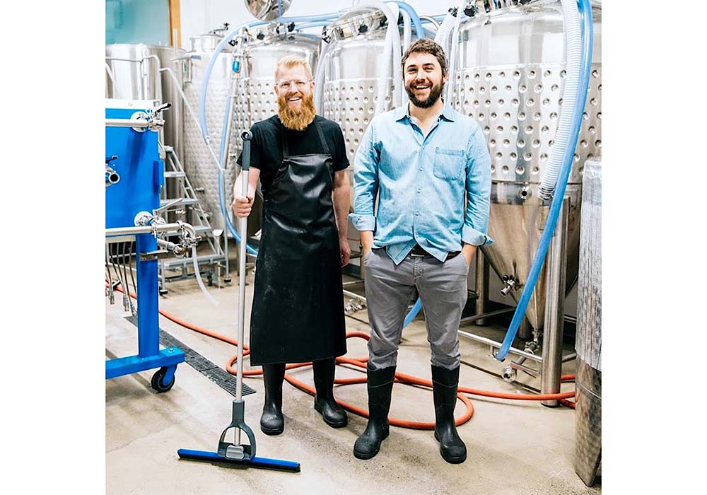 （写真）「ブルックリン・クラ」のブランドン・ドーン氏（左）とブライアン・ポレン氏。