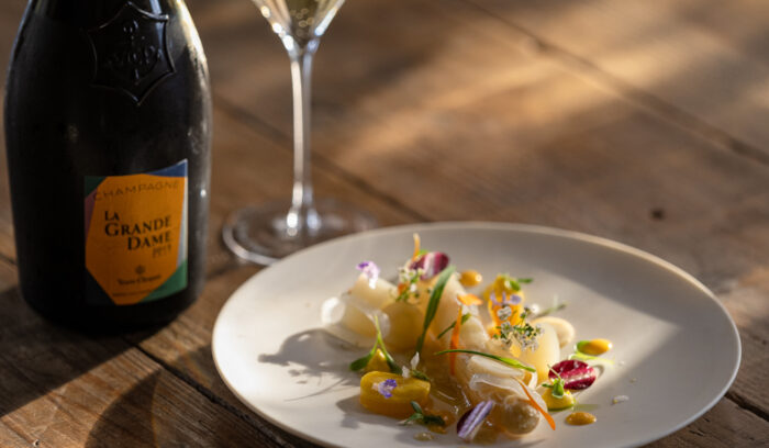 「ヴーヴ・クリコ ラ・グランダム 2015」と小林寛司シェフがコラボレーション