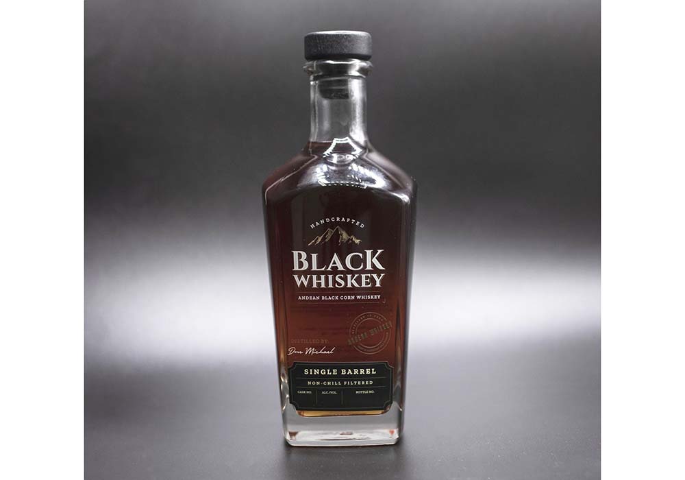 アンデス産紫トウモロコシから生まれた「ブラック・ウイスキー」が世界一に