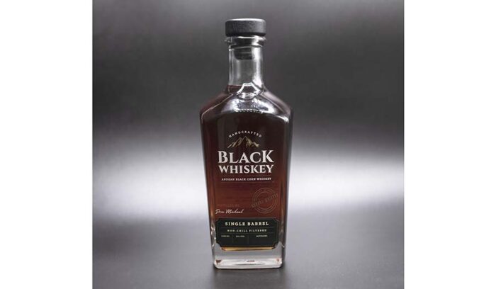 Peru [Lima]アンデス産紫トウモロコシから生まれた「ブラック・ウイスキー」が世界一に