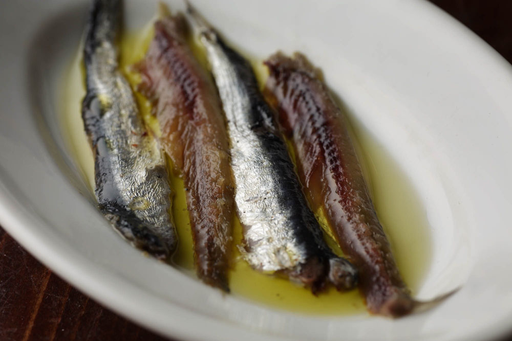 【DIYレシピ】イワシを丸ごと塩漬け「アンチョビー」魚醤もできる！