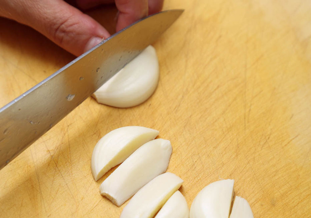 香味野菜を切る