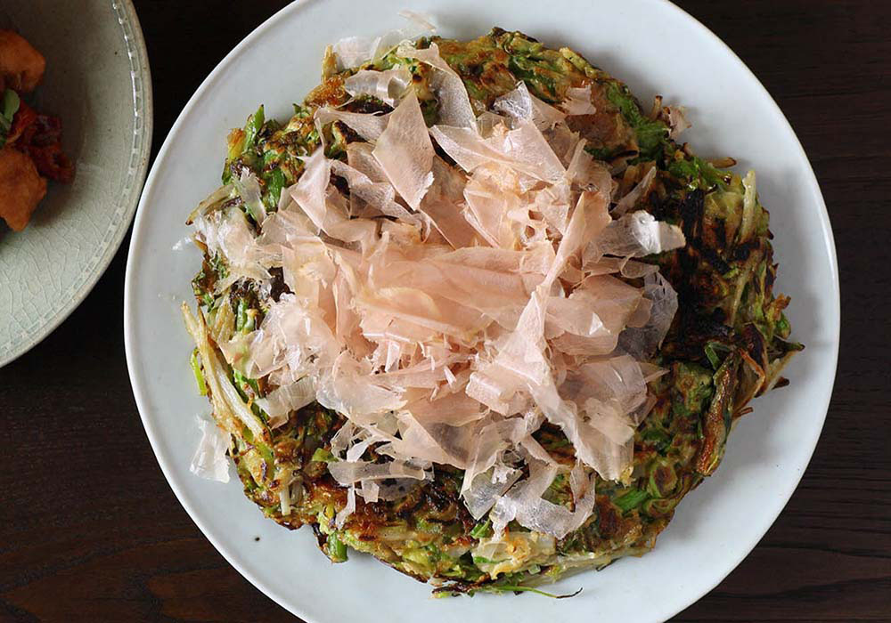 野菜の手くずで作る、始末のまかない料理「野菜のおやき」