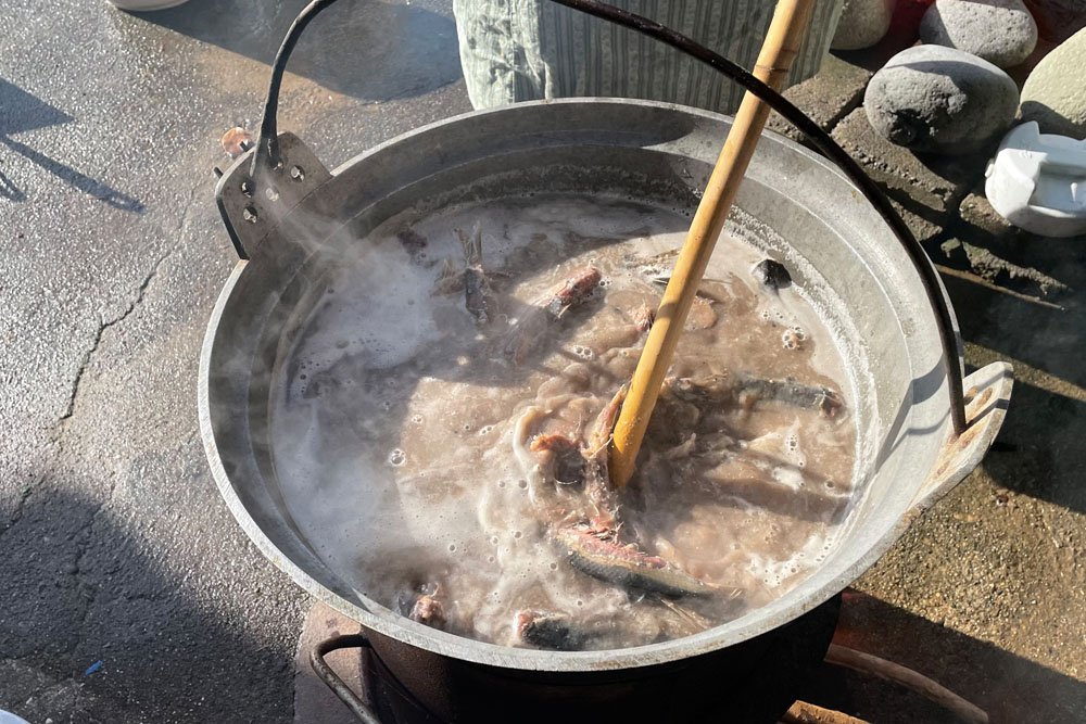 かき混ぜながら煮る