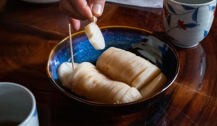 和製アンチョビーで漬けるたくあん
