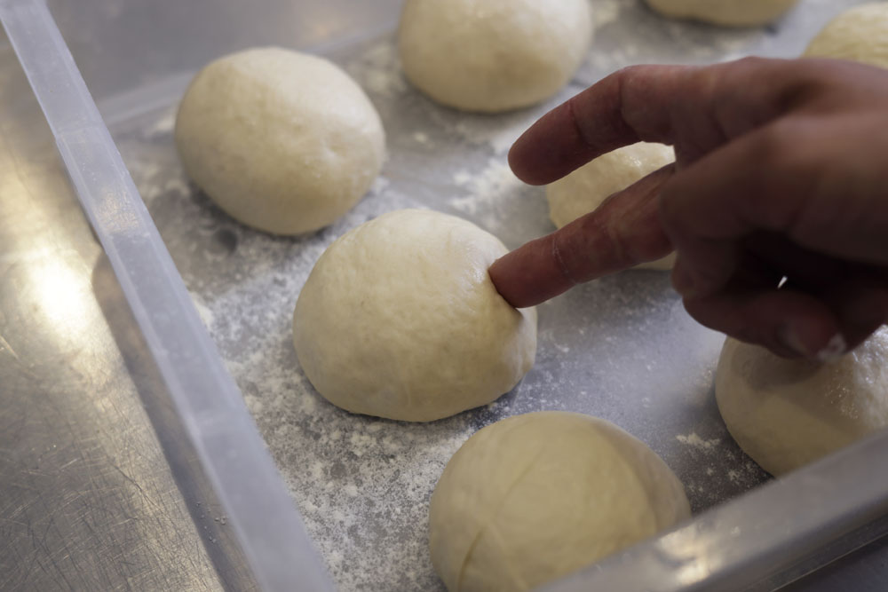 30分後。ツヤがなくなり、生地はゆるんだ状態