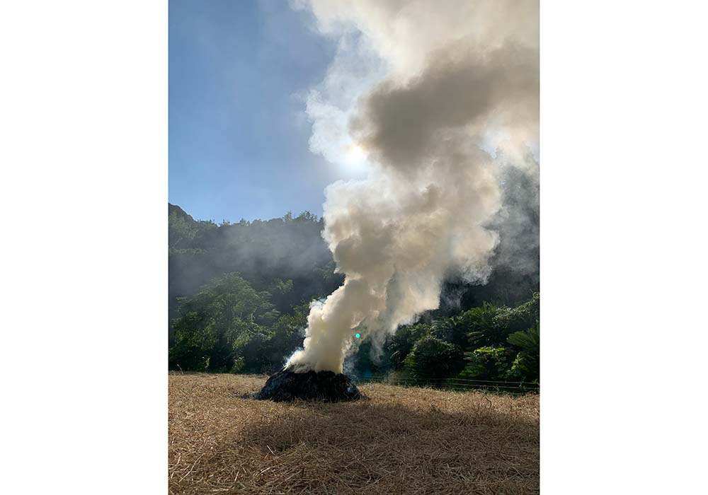 土器の藁焼き見学