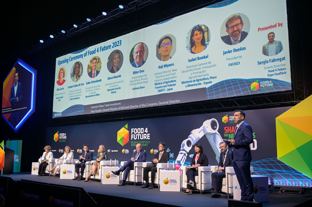 オープニングセレモニーには、農林水産省新事業・食品産業部部長の宮浦浩司氏が登壇した。