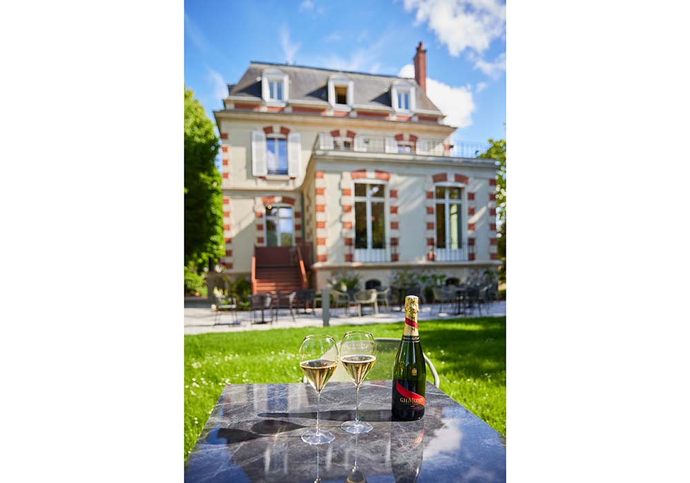 シャンパーニュメゾン一族の邸宅を、次世代シェフのステージに