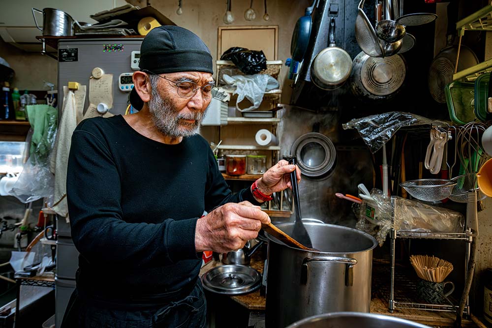 83 歳。おいしいバクテーを食べたい一心だった。「馬来西亜マレー」稲葉正夫