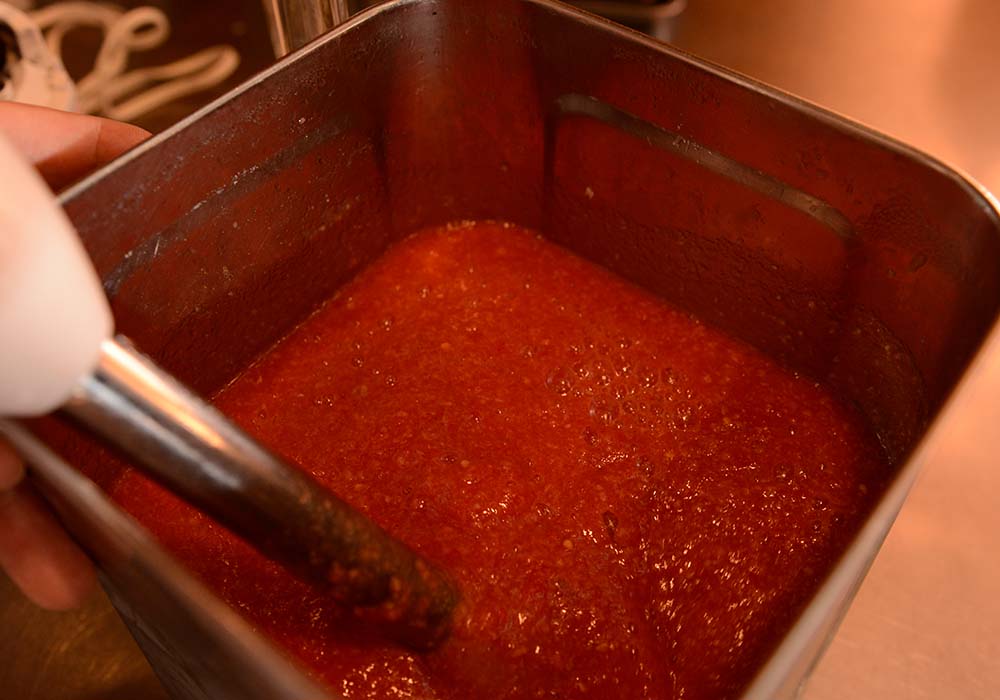 ハンドミキサーで撹拌する