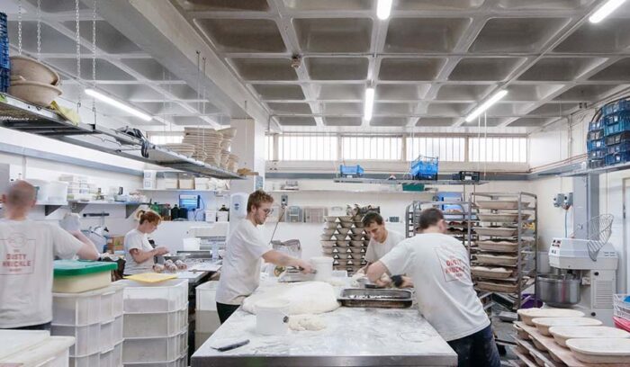 アルチザンベーカリーが実践する、若い刑余者のための社会復帰プログラム