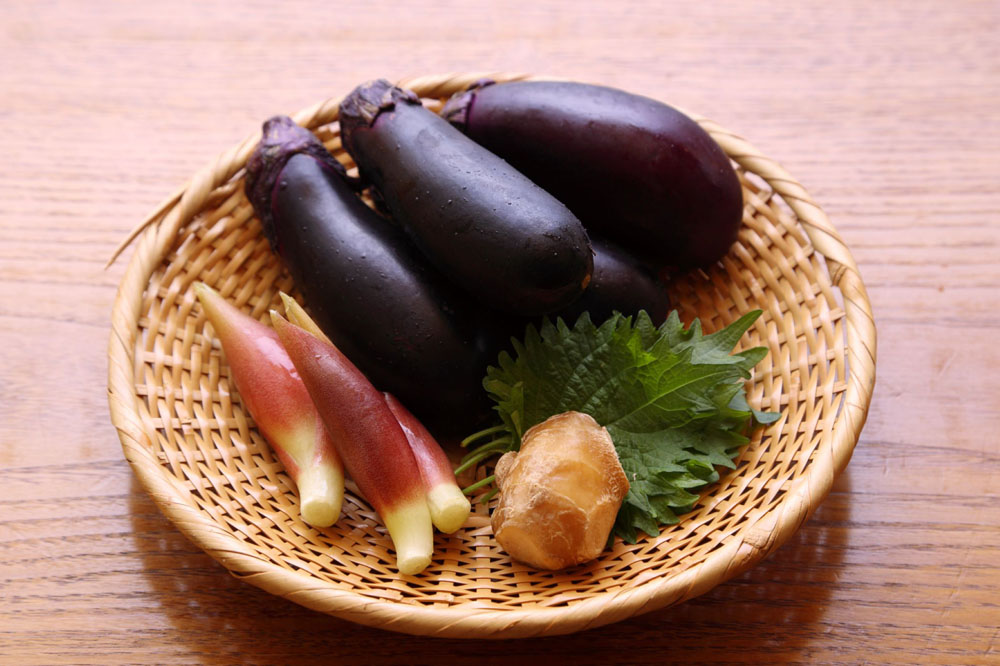 「浅漬け茄子と香味野菜のおろし和え」材料と作り方