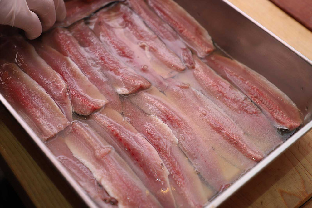 マリネ液を流し入れる