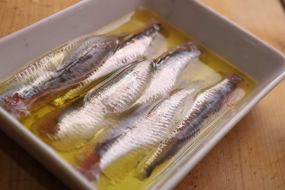 オイルに浸して保存する