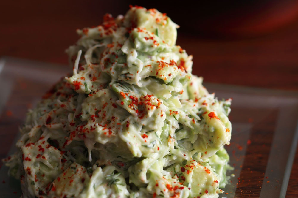 混ぜる、切る、和えるだけ「カニとアボカドのマヨネーズ和え」