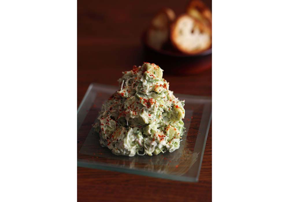 カニの旨味にまろやかなアボカドが好相性。アルザスのピノ・グリと合わせるのがおすすめ。