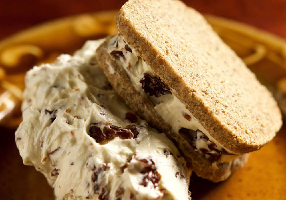 熟成酒で作る大人の「レーズンバターサンド」