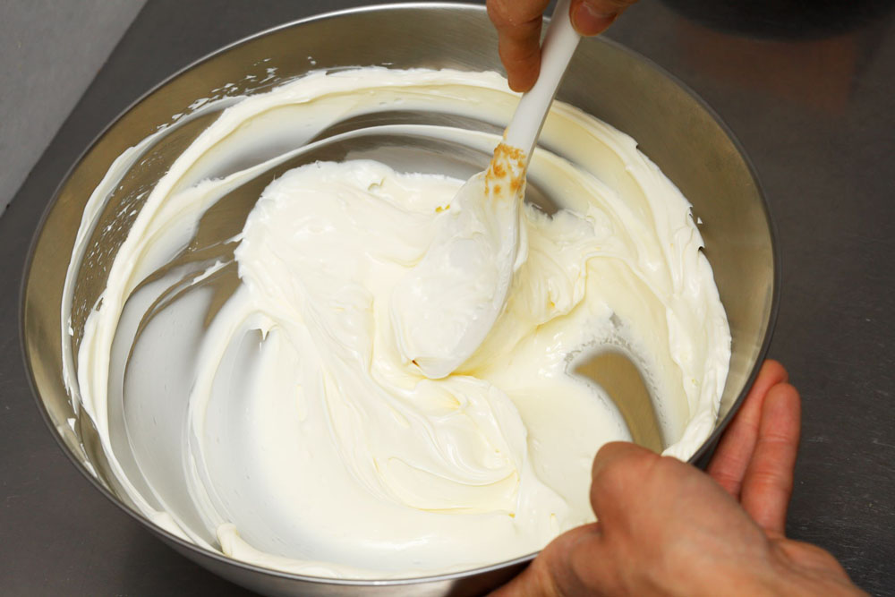 クリームチーズをやわらかくする