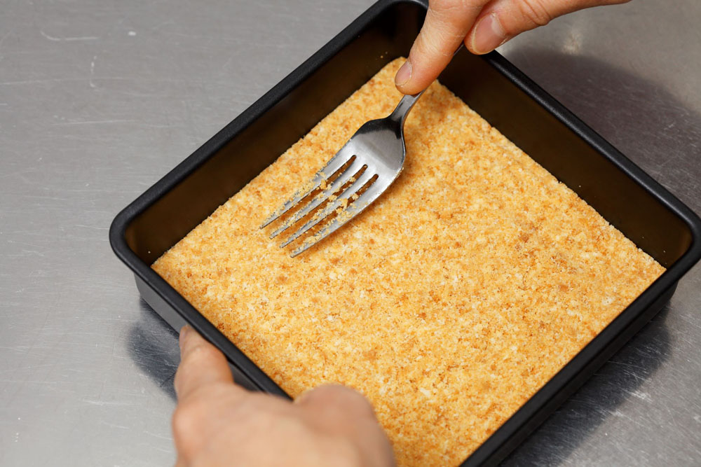 土台を型に敷く