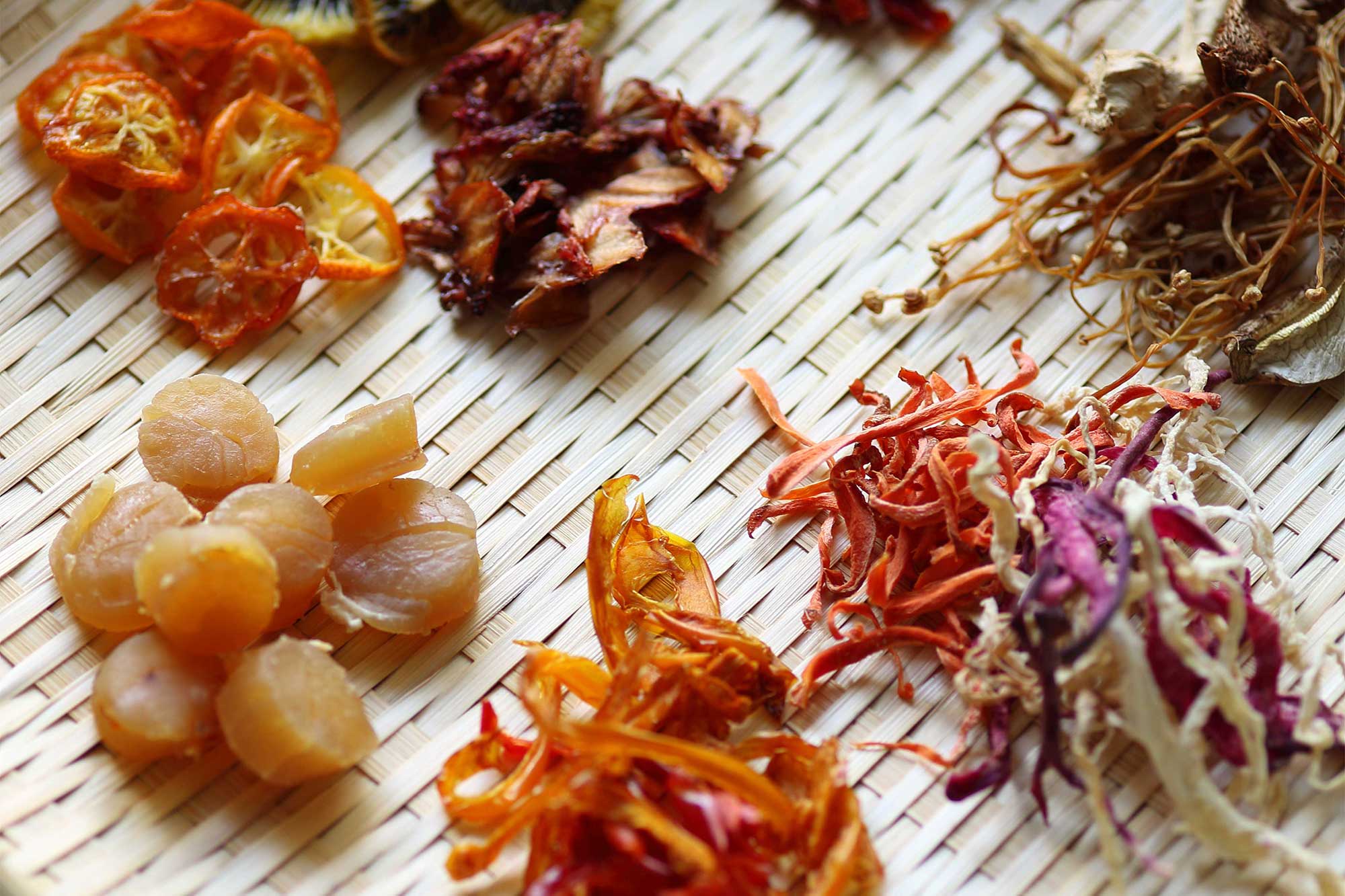 【DIYレシピ23】日当たりのいい場所に置くだけ。「自家製乾物」 「南風食堂」三原寛子さん