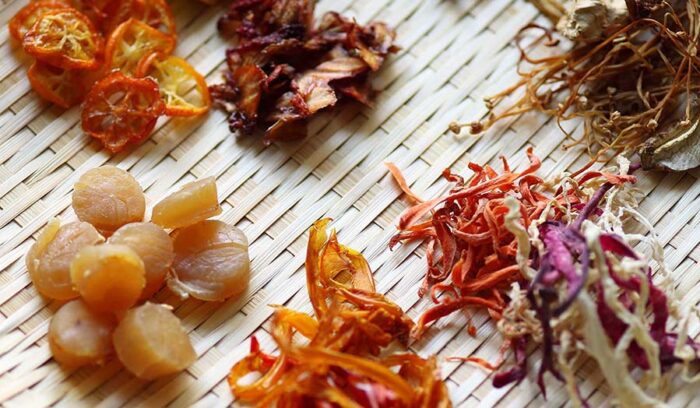 日当たりのいい場所に置くだけ。「自家製乾物」