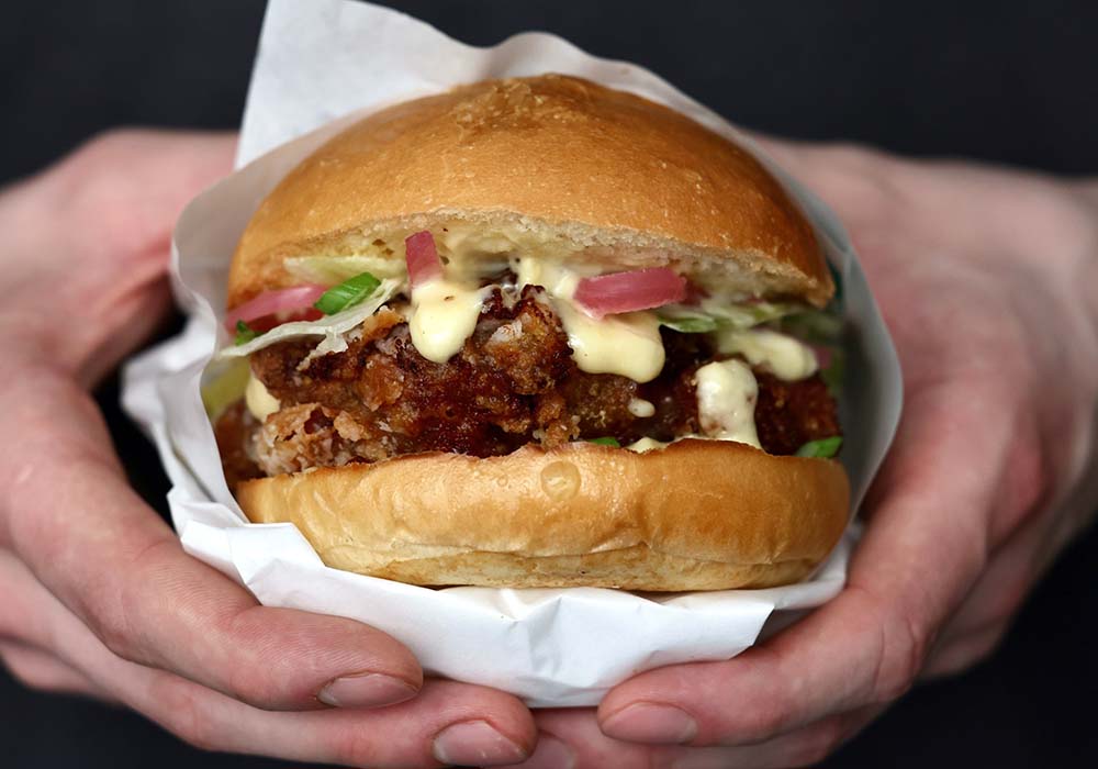 “から揚げ好き”パリジャンがオープンしたエコなストリードフード店