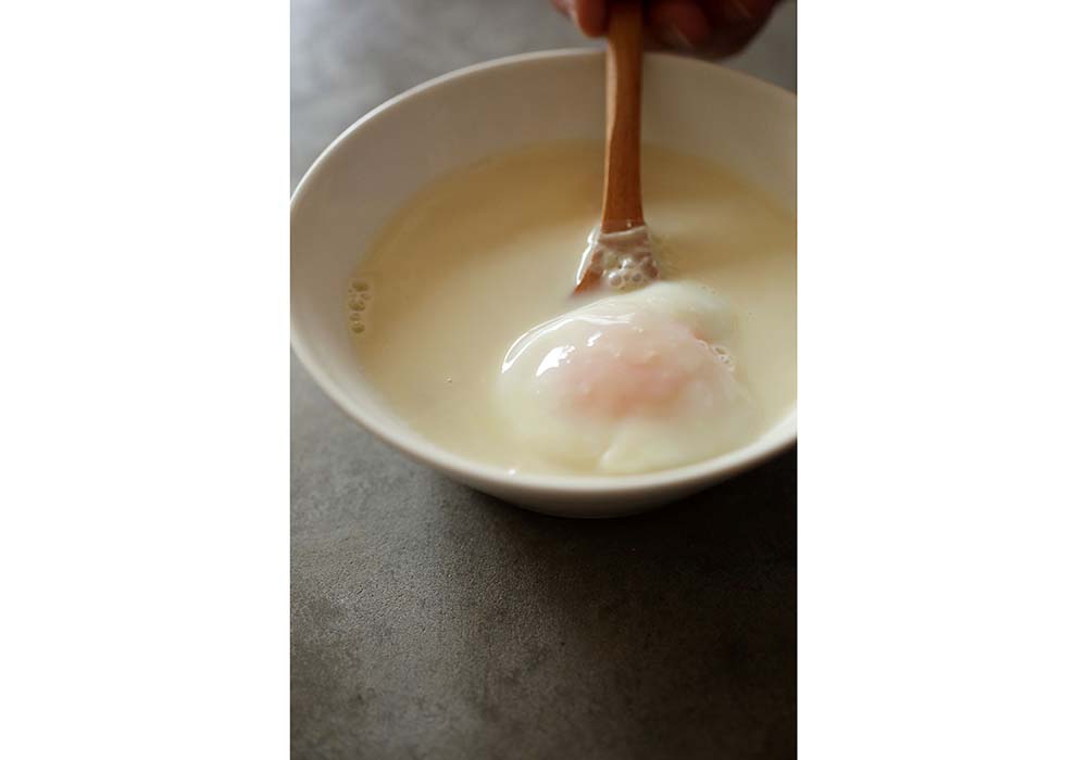 ほっとやさしい味で手間なく作れるため、風邪の時や深夜の食事、朝食にもおすすめ。