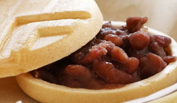 コーヒーに寄り添うキレの良い甘味「あん最中」