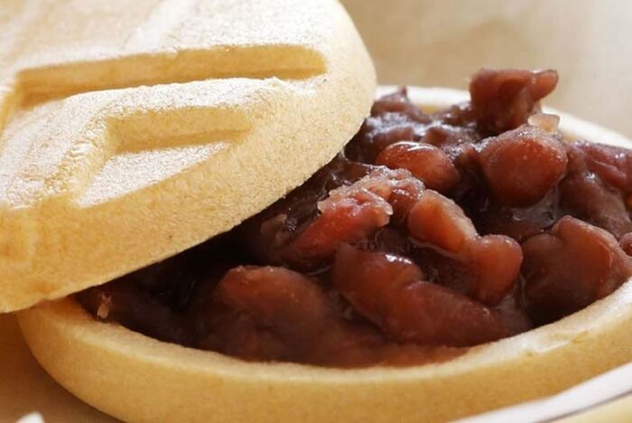 コーヒーに寄り添うキレの良い甘味「あん最中」