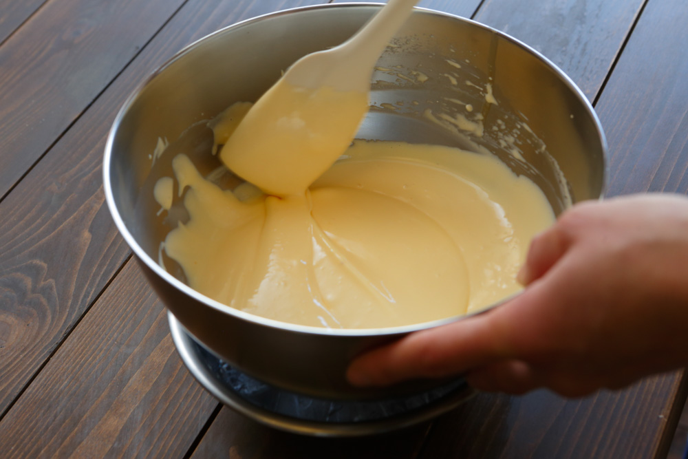 マスカルポーネを加える