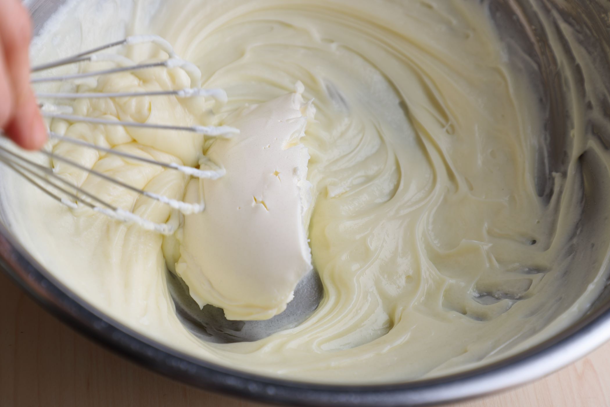 サワークリームを加える