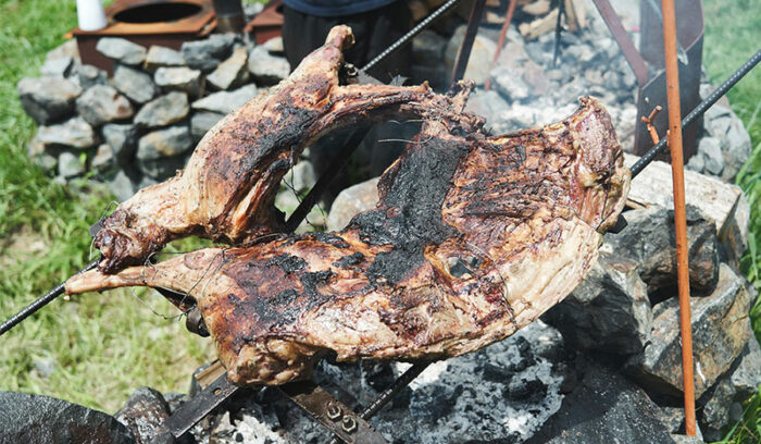 「生きる力を養う学校」第６回のテーマは【木とともにある暮らし～薪火と原木きのこ】