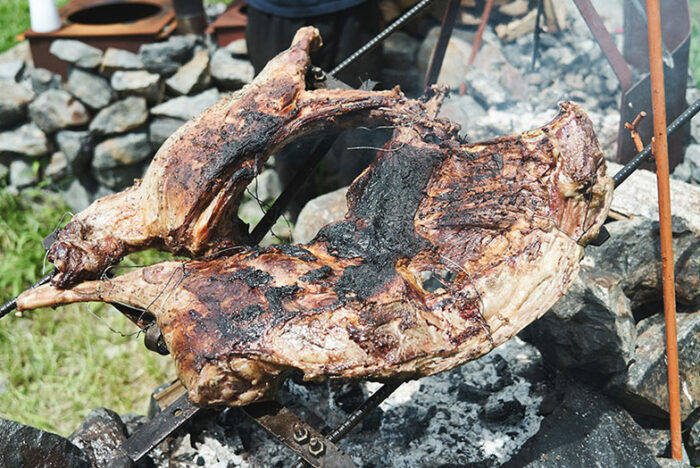 「生きる力を養う学校」第６回のテーマは【木とともにある暮らし～薪火と原木きのこ】