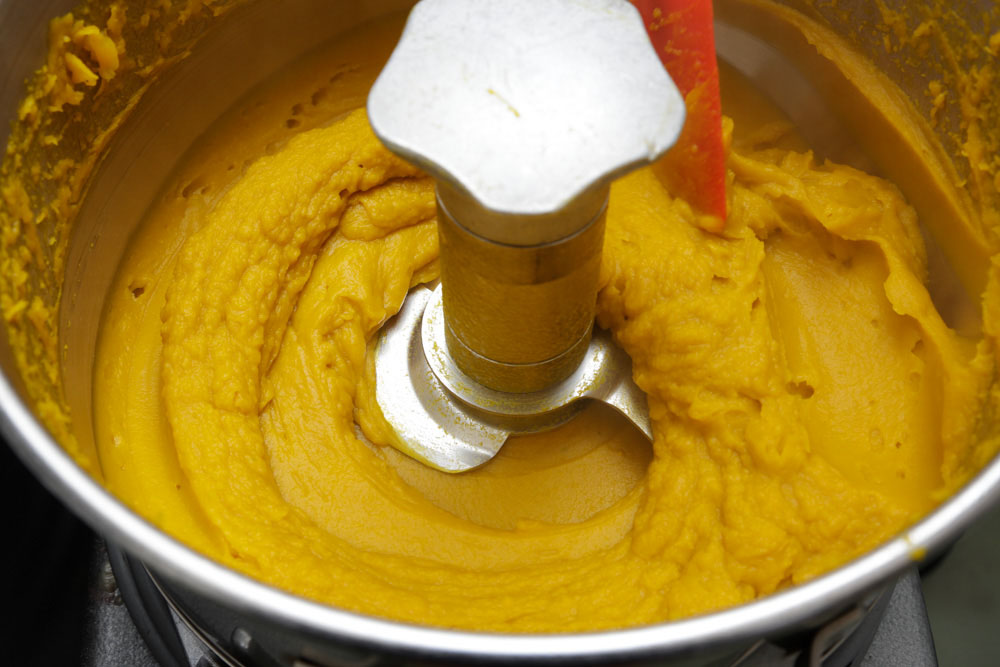 水けを切って、ペースト状にする