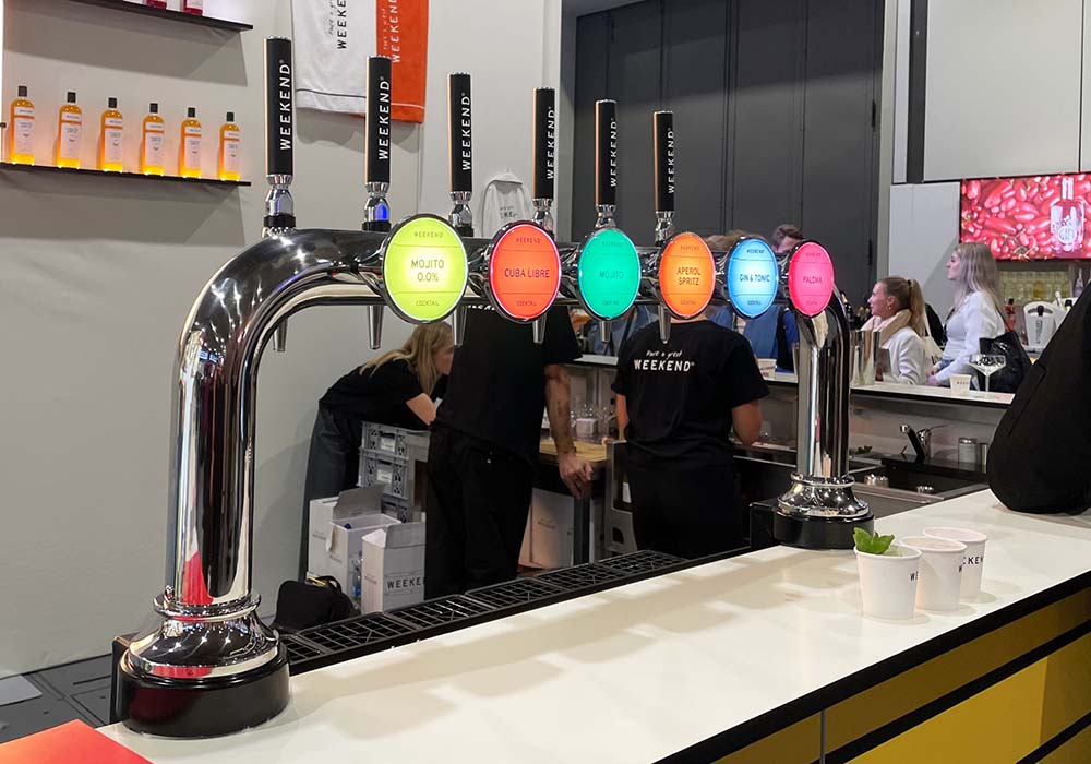 バー業界の人手不足を解消　タップで注ぐカクテル＆缶入りプレミックス