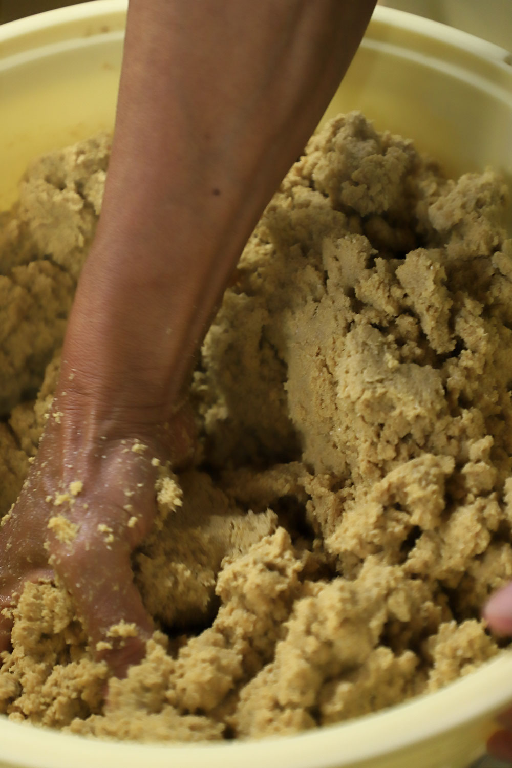 ぬか床は素手でかき混ぜる