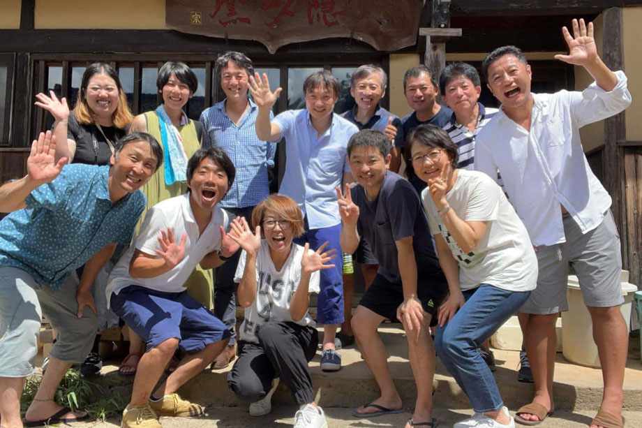 島へ学びに来る人々と島の住民との語らいが、島の知を高めていく。