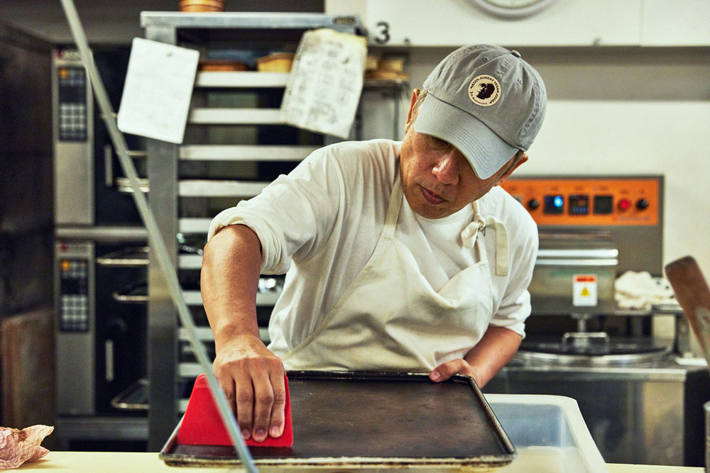 平日にもヴィーガンパンを並べられるようになり、日曜だけの生地の仕込みが減り、厨房のオペレーションはスムーズになった。