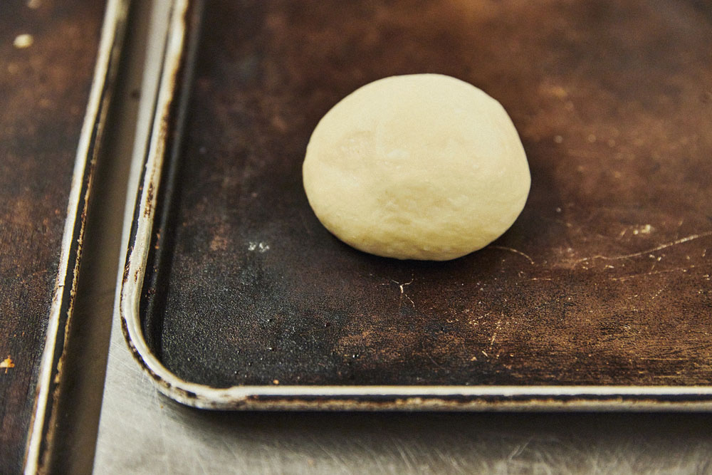 最終発酵後の生地。生地は約1.5倍に膨らむ。