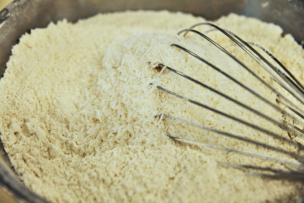 粉類を合わせる