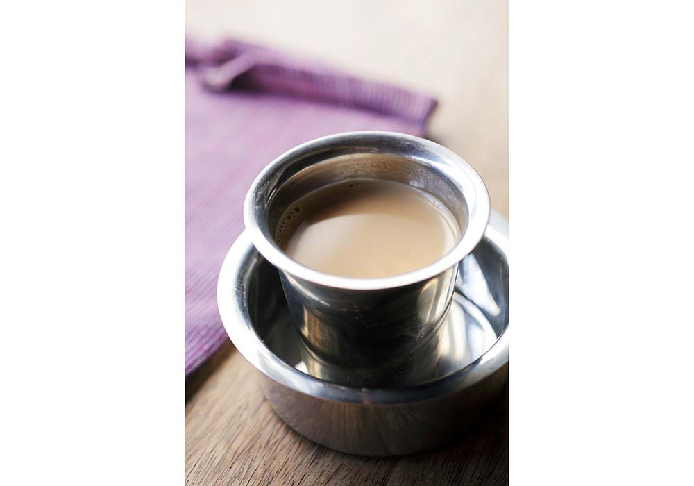 ハーブ類がフレッシュに香り、リラックスタイムにぴったり。チャイマサラはサングリアやマンゴーラッシーに加えても楽しめる。