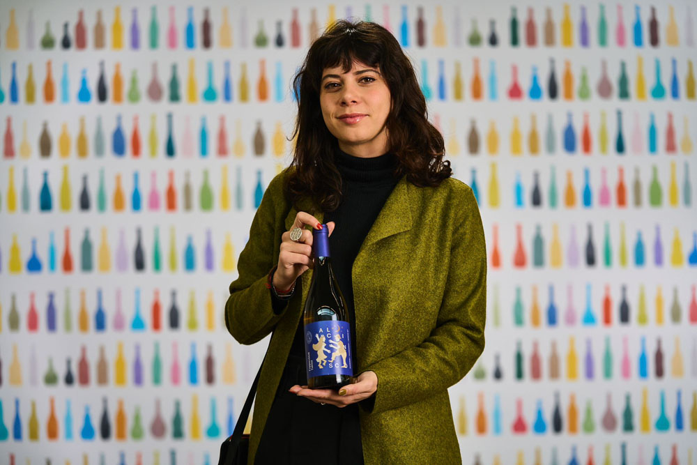 『故郷は必要だ、その地を離れることを喜ぶ者にとってさえも。故郷があるとは、一人ぼっちではないということ、その地の人々の、木々の、大地の間に君の何かは残っていて、君がいなくなっても故郷は君のことをずっと待っていてくれると心で理解していることなのだ』